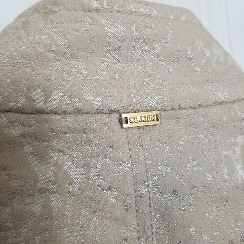 St John Evening Jacket Size 4 Champagne Metallic Brocade Gold Zip Blazer Elegant